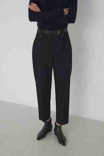 MANUELLE ET GUILLAUME(마누엘에기욤) Wellmade pintucked navy pants | S.I.VILLAGE (에스아이빌리지)