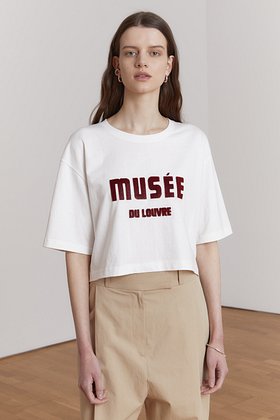 MUSEE(뮤제) MUSEE DU LOUVRE Embroidered Cotton T-Shirt_Off White+Red | S.I.VILLAGE (에스아이빌리지)