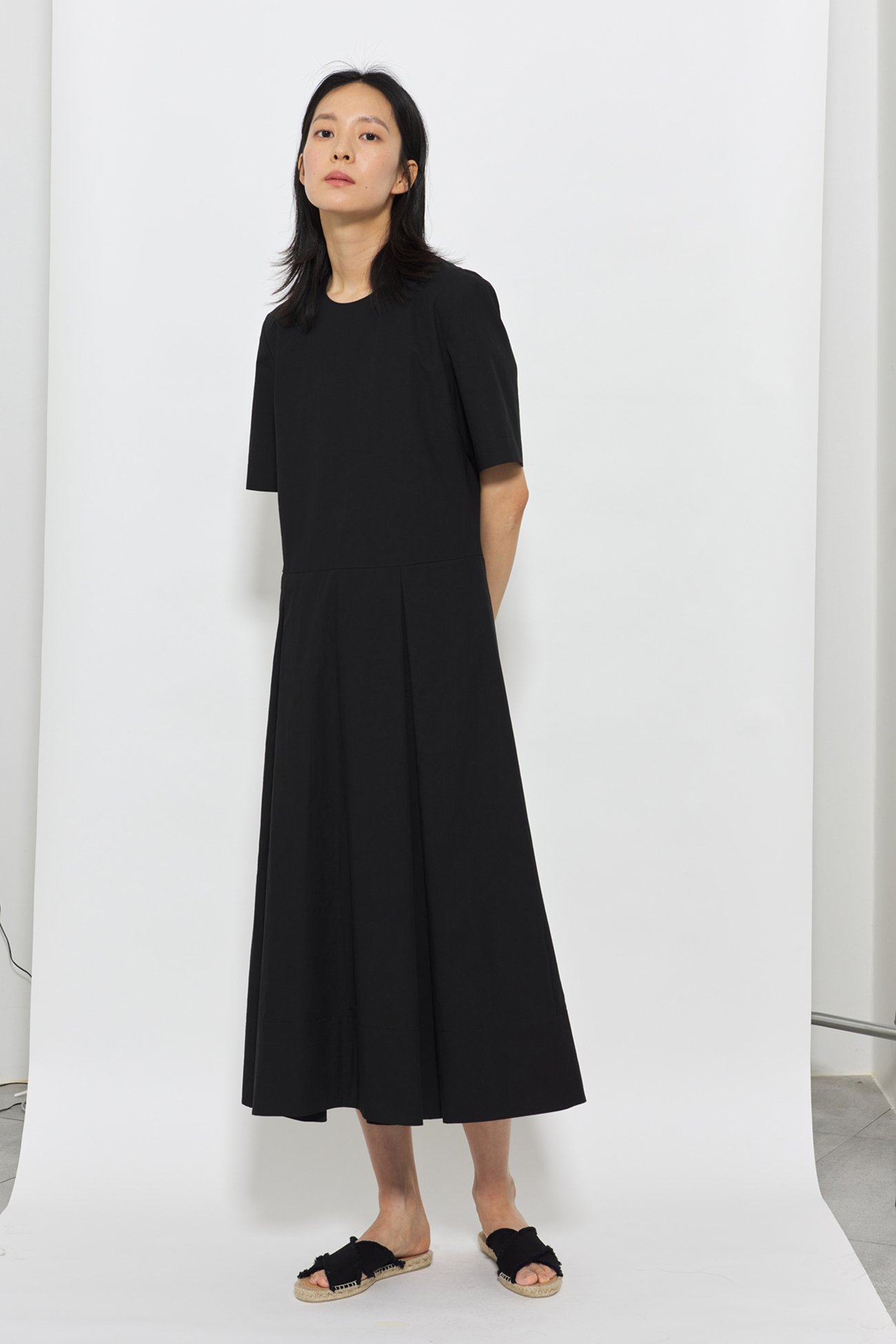 MANUELLE ET GUILLAUME(마누엘에기욤) Lyrique black cotton dress | S.I.VILLAGE ...