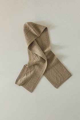 MOON J(문제이) HOODED CABLE-KNIT MERINO SCARF - BEIGE | S.I.VILLAGE (에스아이빌리지)