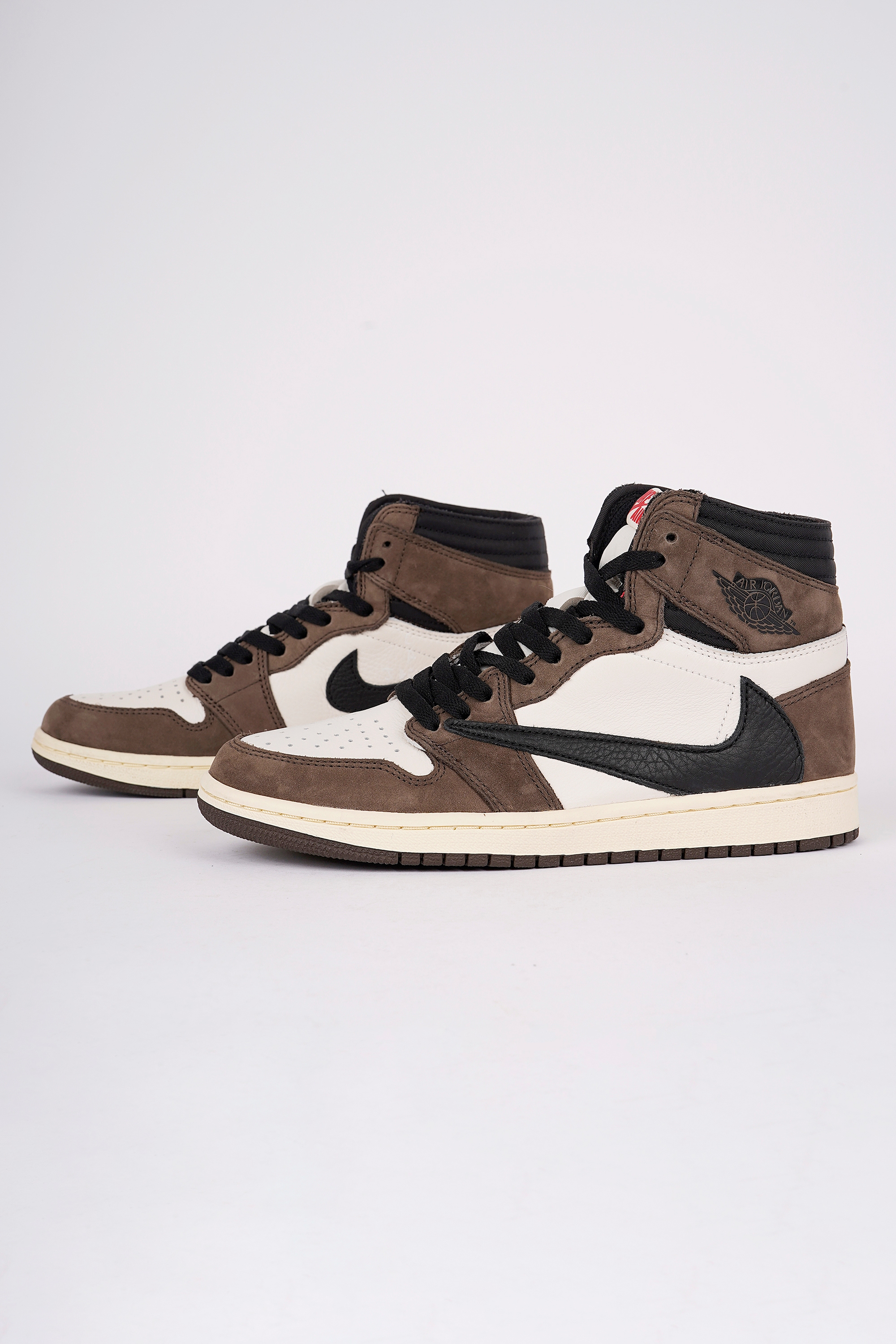 BGZT LAB(브그즈트랩) 조던 1 x 트래비스 스캇 레트로 하이 OG SP 모카 CD4487100 S.I.VILLAGE (에스아이빌리지)