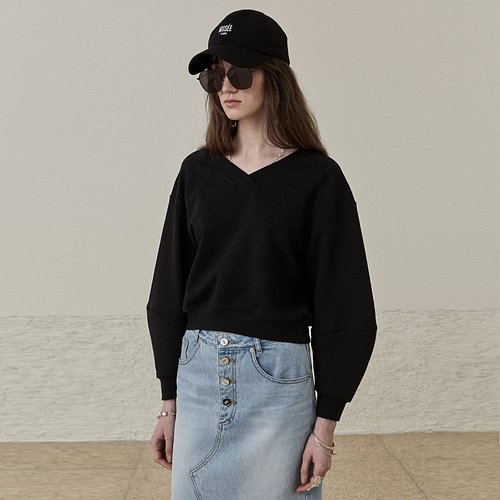 MUSEE(뮤제) ELISE V-Neck Volume Sleeve Sweatshirt_Black | S.I.VILLAGE (에스아이빌리지) [MUSEE]ELISE V-Neck Volume Sleeve... 