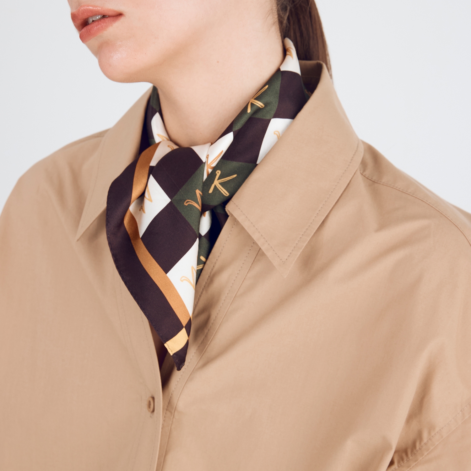 V-neck Collar Shirt_Beige