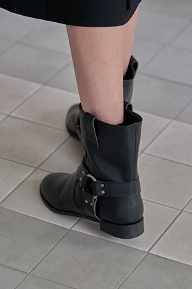 DOUGH(도우) Classic Harness Boots_Black Leather | S.I.VILLAGE (에스아이빌리지)