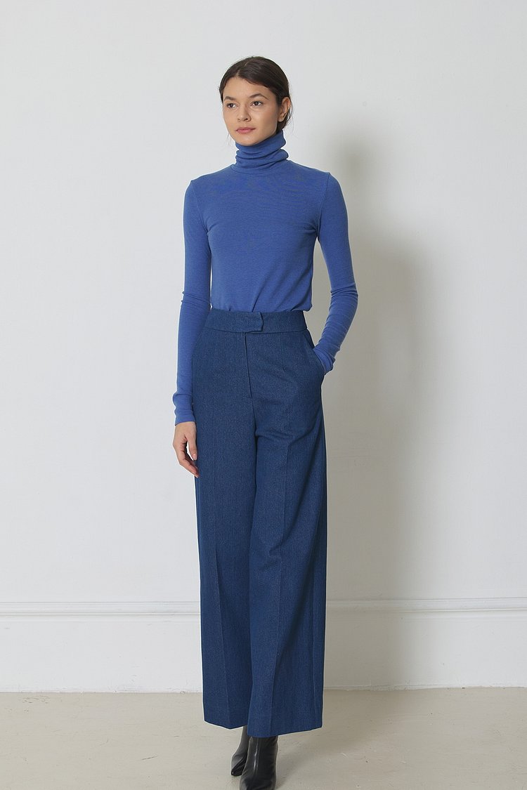 Warm turtle neck top royal blue