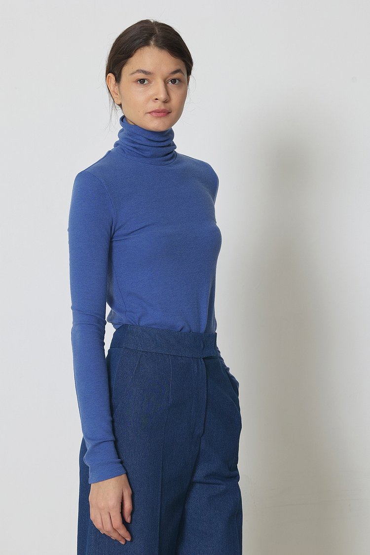 Warm turtle neck top royal blue