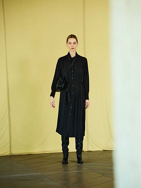 OUI MAIS NON(위메농) Agnes pleats dress | S.I.VILLAGE (에스아이빌리지)