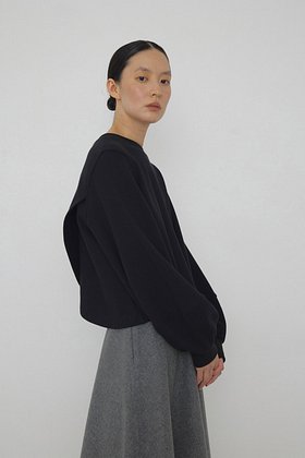 MANUELLE ET GUILLAUME(마누엘에기욤) [재입고]Lyrique slit sweat top ,  8/30(금)발송 | S.I.VILLAGE (에스아이빌리지)