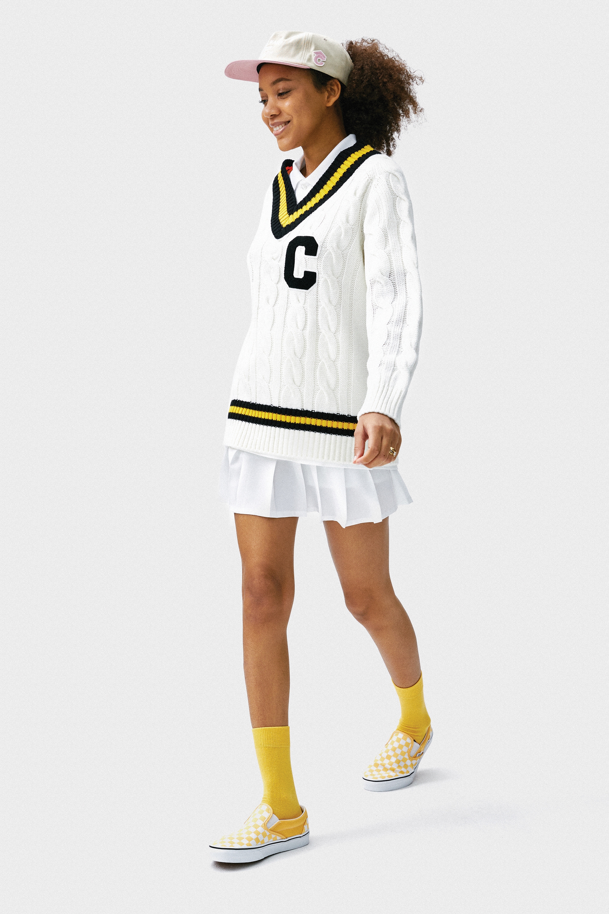 [CONCEPT COLLEGE] C Patch Ivory Preppy V-Neck Wool Knitwear