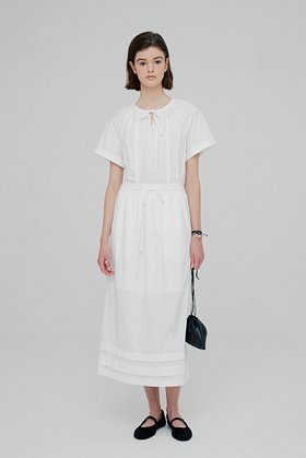 MOON J(문제이) DRAWSTRING SKIRT - WHITE | S.I.VILLAGE (에스아이빌리지)