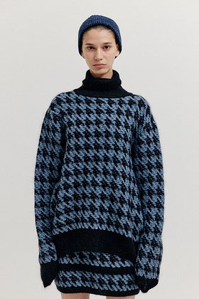 EENK(잉크) XEZAL Houndstooth Check Knit Turtleneck - Blue/Black | S.I.VILLAGE (에스아이빌리지)