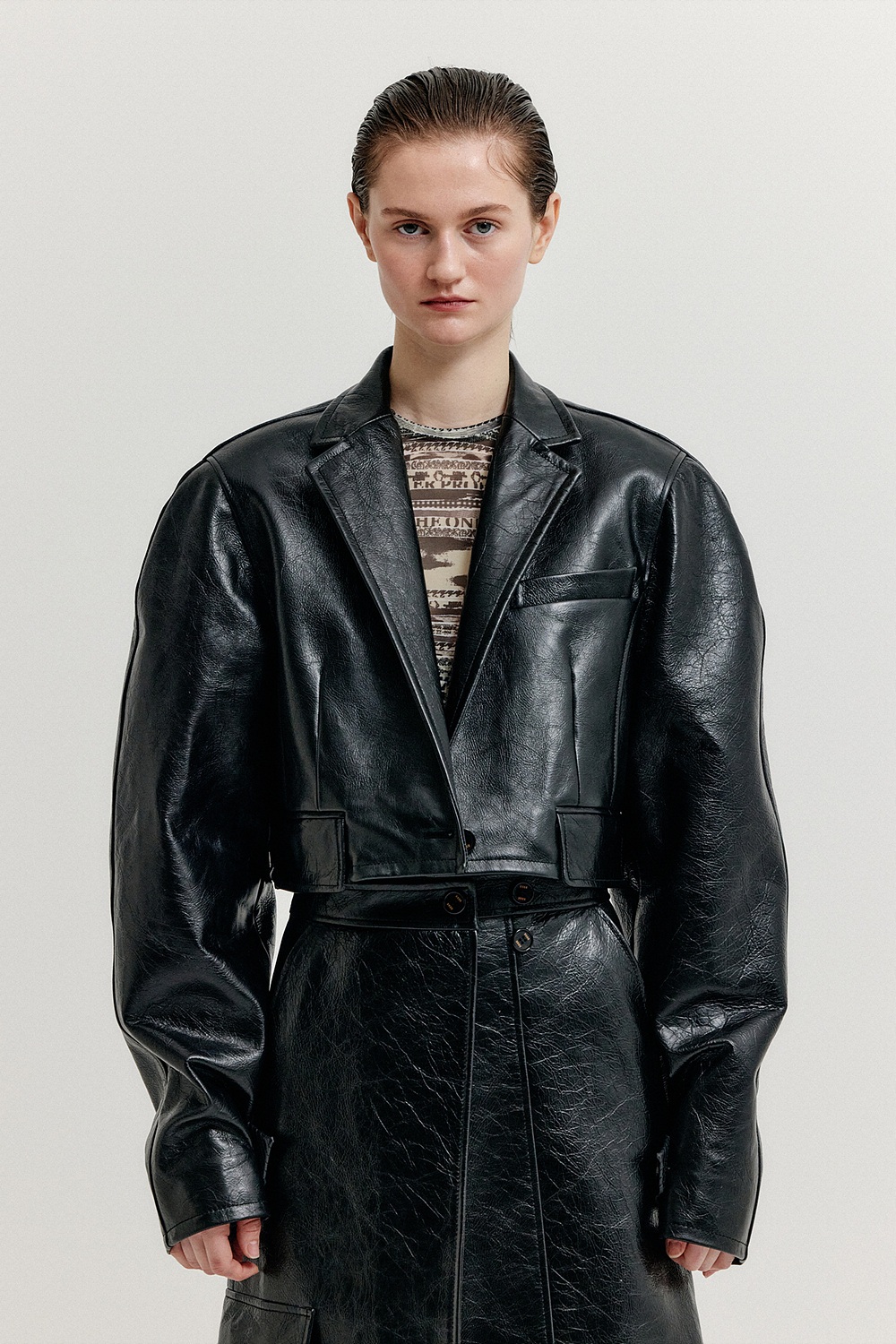EENK(잉크) XICOLE Oversized Short Leather Jacket - Black
