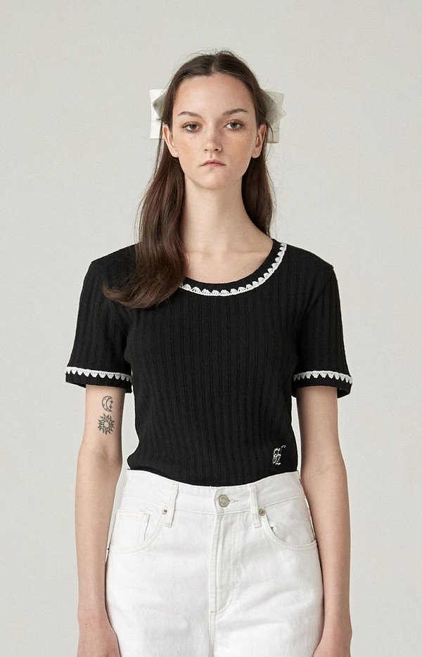 LACE LOGO TOP - BLACK