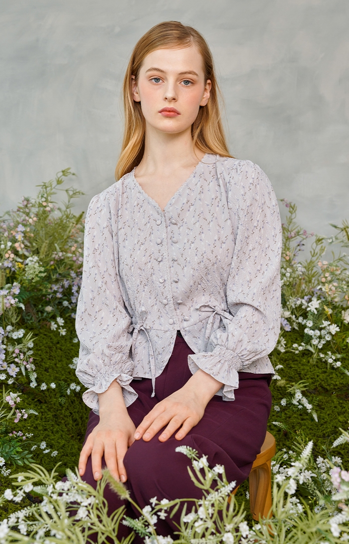 VITALSIGN(바이탈사인) Lace Button Puff Blouse (2colors) | 신세계V [VITALSIGN]Lace Button Puff Blouse (2colors) - 