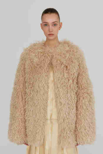 EENK(잉크) ZUFF Faux Fur Jacket - Beige | S.I.VILLAGE (에스아이빌리지)