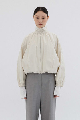 REPLAIN(리플레인) HIGHNECK VOLUME JUMPER_PALE BEIGE | S.I.VILLAGE (에스아이빌리지)