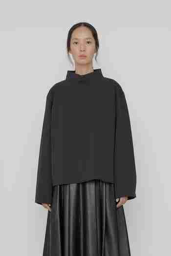 MANUELLE ET GUILLAUME(마누엘에기욤) Atelier mockneck shirt black | S.I.VILLAGE (에스아이빌리지)