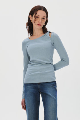 KUME(쿠메) Twisted Long Sleeves T-shirt, Sky Blue | S.I.VILLAGE (에스아이빌리지)