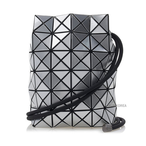 SS25 바오바오 링 숄더백 BB56AG531 91 | 신세계V [BAO BAO ISSEY MIYAKE][이세이미야케] SS25 바오바오 링 숄더백 BB56AG531 91 - 
