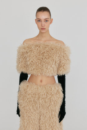 EENK(잉크) [한소희 착용] ZUFFIA Fur Cropped Top - Beige | S.I.VILLAGE (에스아이빌리지)