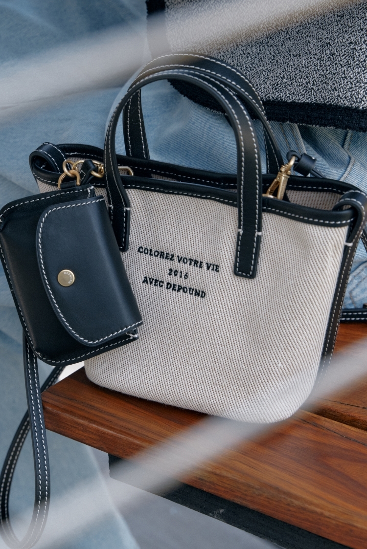 ☆韓国の人気☆【depound】☆leather charm pouc.h☆関税込☆ DEPOUND☆韓国大人気 CANVAS CHARM POUCH_2色 (depound/ポーチ