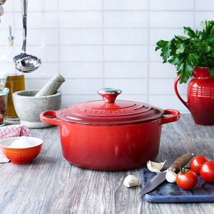 LE CREUSET(르크루제) [르크루제] 시그니처 원형 20cm-빨강 | S.I.VILLAGE (에스아이빌리지)