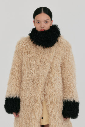 EENK(잉크) ZUFFIEA Fluffy Funnel Neck Coat - Beige | S.I.VILLAGE (에스아이빌리지)