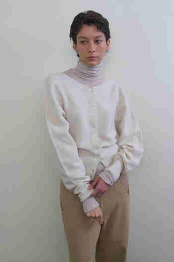 MDGT(엠디지티) Button Point Wholegarment Knit Cardigan_Ivory | S.I.VILLAGE (에스아이빌리지)