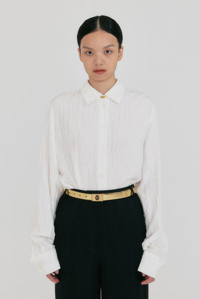 EENK(잉크) ZIRYNA Classic Shirt with Brooch - White | S.I.VILLAGE (에스아이빌리지)