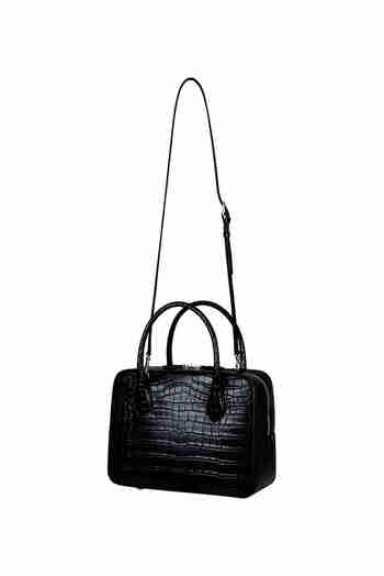 VIS A VIS(비자비) [한혜연 착용] CROC-EFFECT CROSS BODY BAG (BLACK) | S.I.VILLAGE (에스아이빌리지)